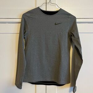 Nike Gray Long Sleeve Athletic Tee